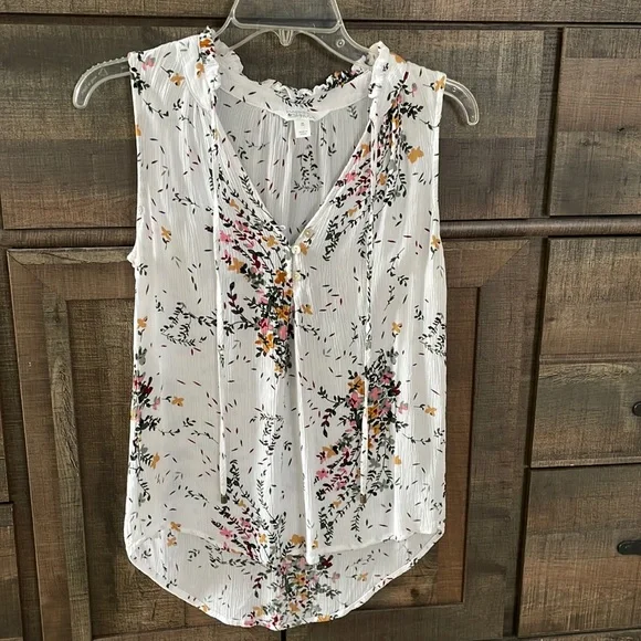 Tank - Picture 1 of 2